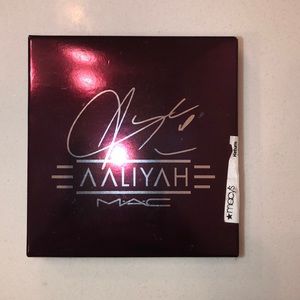 MAC x Aaliyah 9 pan eye shadow palette.